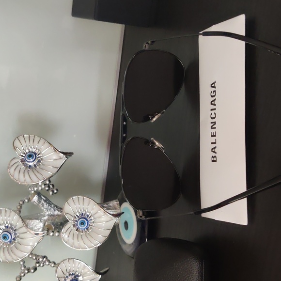 Authentic Balenciaga new season unisex aviator sunglasses - Picture 3 of 6